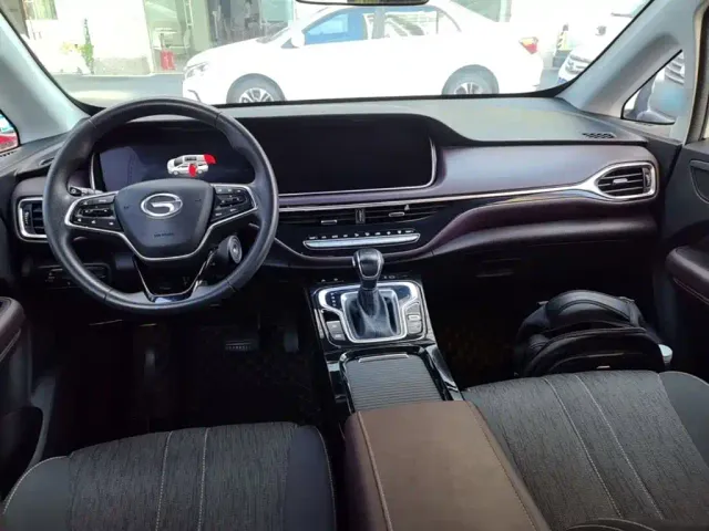 GAC Trumpchi M6 — Фото автомобиля 9