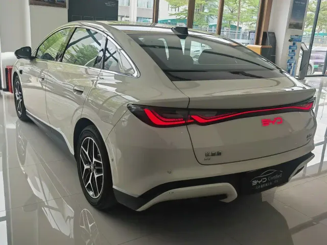 BYD Seal 06 New Energy 2025 DM-i Smart Drive Edition 120KM Luxury — Фото автомобиля 5