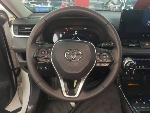 Toyota RAV4 — Фото автомобиля 10
