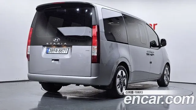 Hyundai Staria Staria 4WD Tourer 9 мест — Фото автомобиля 2