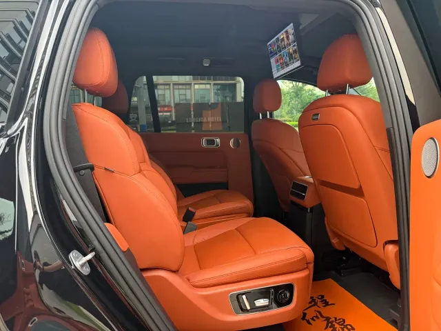 Li Auto L9 — Фото автомобиля 9