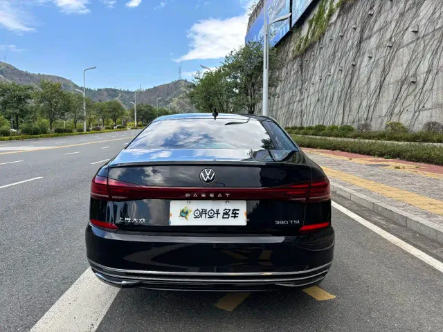 Volkswagen Passat — Фото автомобиля 5