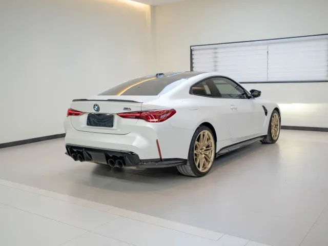 BMW M4 — Фото автомобиля 5