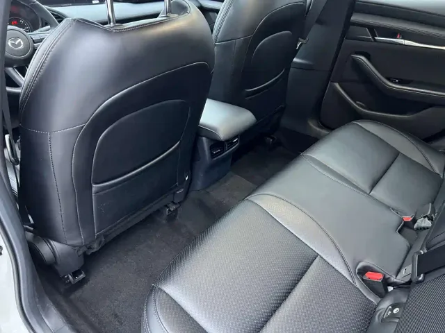 Mazda Axela — Фото автомобиля 4