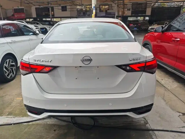 Nissan Sylphy — Фото автомобиля 5