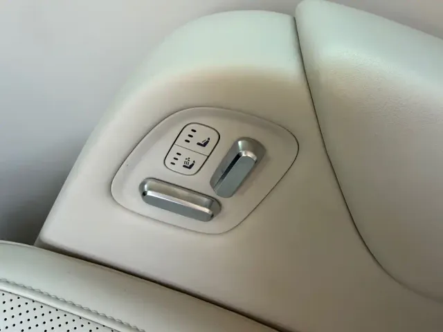 Li Auto MEGA — Фото автомобиля 12