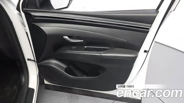 Hyundai Tucson Tucson (NX4) Дизель 2.0 4WD — Фото автомобиля 24