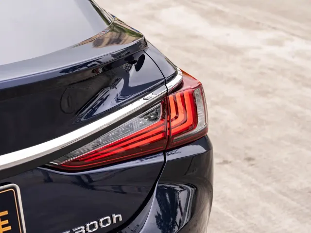 Lexus ES — Фото автомобиля 7