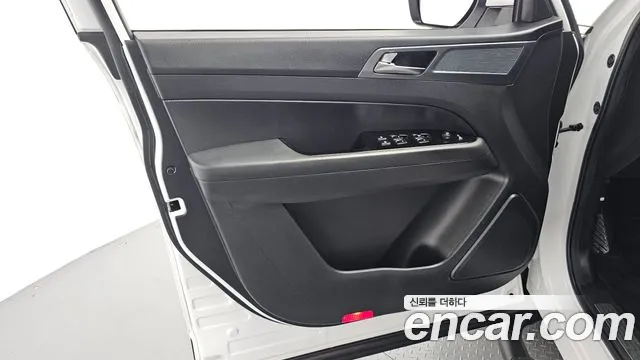 KG_Mobility_Ssangyong Rexton Новый Rexton Sport Khan Дизель 2.2 4WD — Фото автомобиля 23