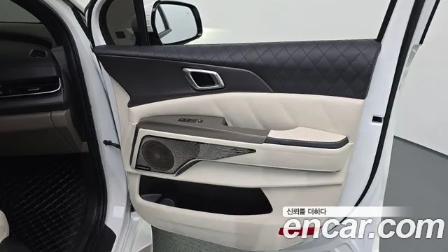Kia Carnival Generation 4 — Фото автомобиля 14