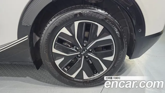 Kia EV6 — Фото автомобиля 18