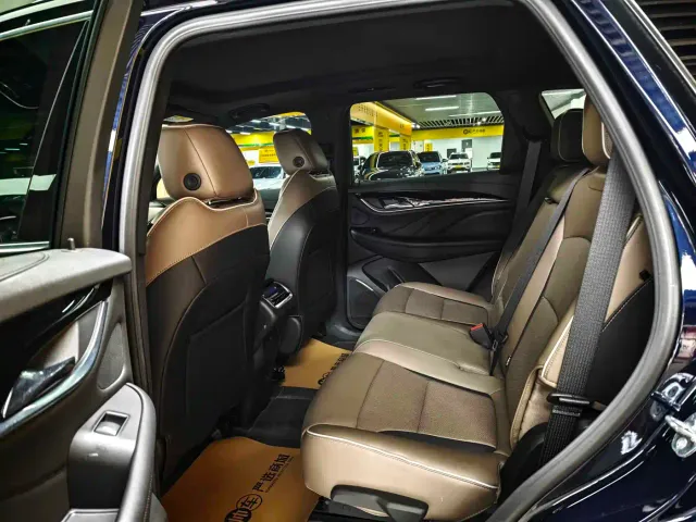 Buick Enclave — Фото автомобиля 10