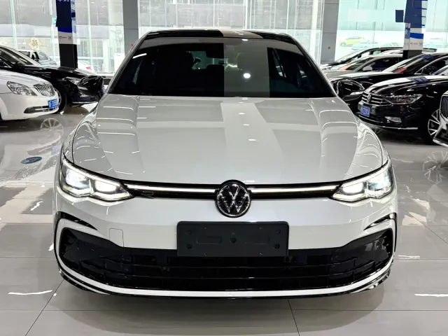 Volkswagen Golf — Фото автомобиля 2