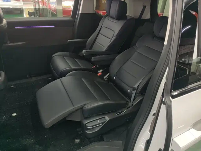 GAC Trumpchi E8 — Фото автомобиля 16