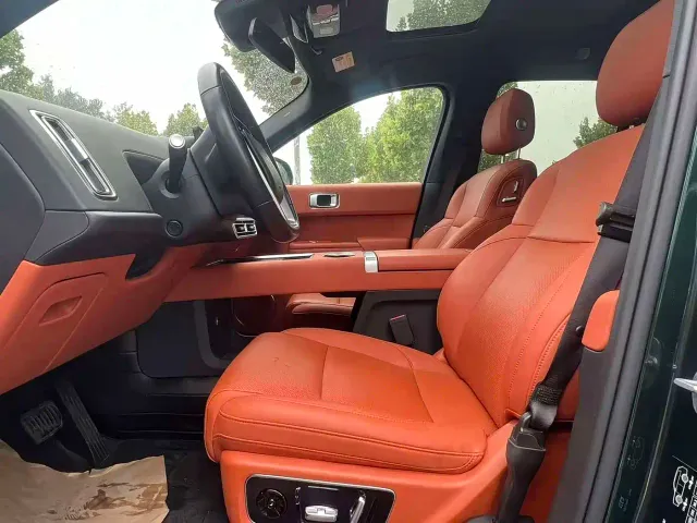 Li Auto L8 — Фото автомобиля 4