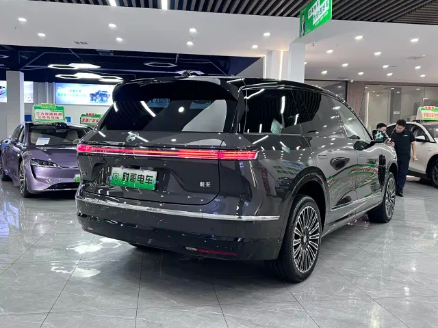 Nio ES8 — Фото автомобиля 16