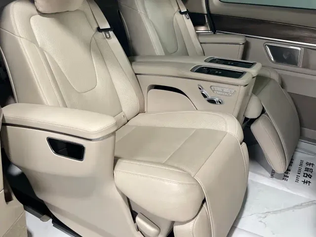 Mercedes-Benz V-Class — Фото автомобиля 6