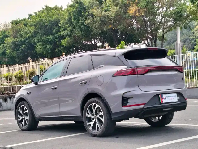 BYD Tang — Фото автомобиля 5