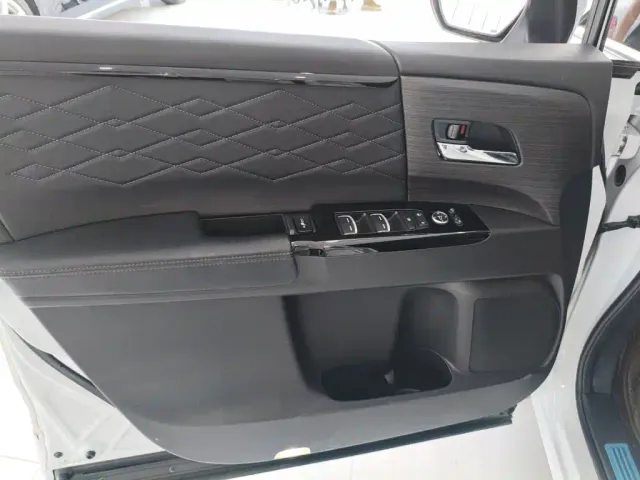 Honda Elysion — Фото автомобиля 7