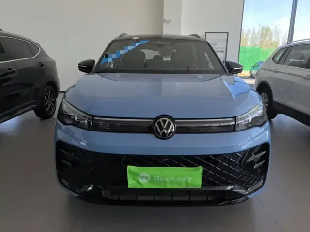 Volkswagen Tiguan L — Фото автомобиля 2