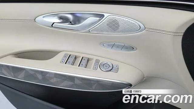 Genesis GV70 — Фото автомобиля 19