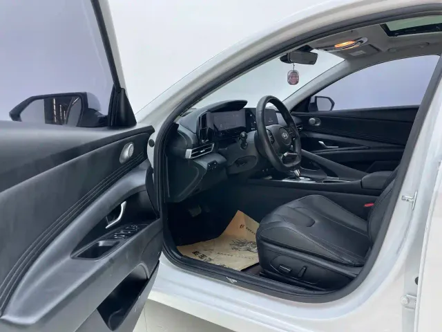Hyundai Elantra — Фото автомобиля 12