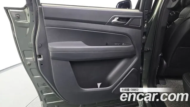 KG_Mobility_Ssangyong Rexton Новый Rexton Sport Khan Дизель 2.2 4WD — Фото автомобиля 25