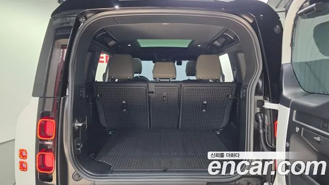 Land Rover Defender L663 — Фото автомобиля 10