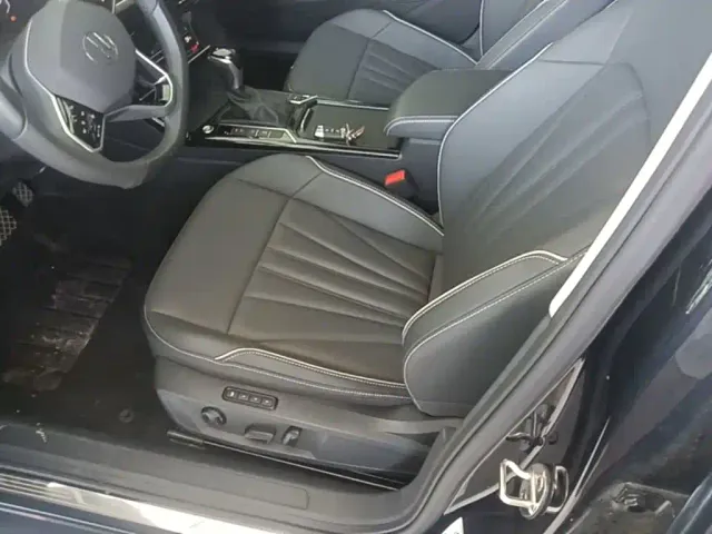 Volkswagen Passat — Фото автомобиля 14