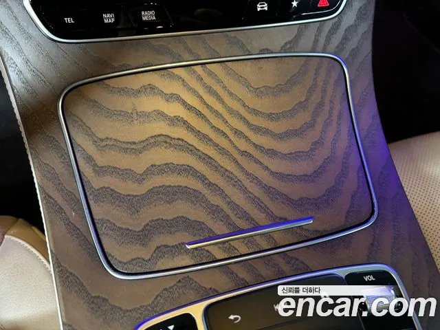 Mercedes-Benz E-Class — Фото автомобиля 14