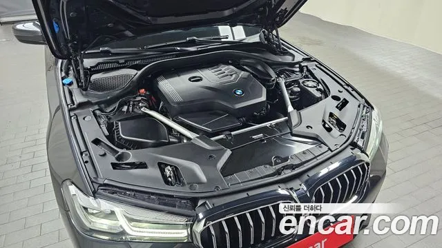 BMW 5-Series — Фото автомобиля 6