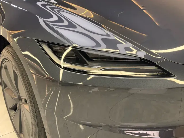 Tesla Model 3 — Фото автомобиля 4