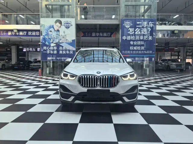 BMW X1 — Фото автомобиля 2