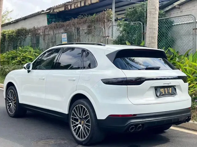 Porsche Cayenne — Фото автомобиля 9