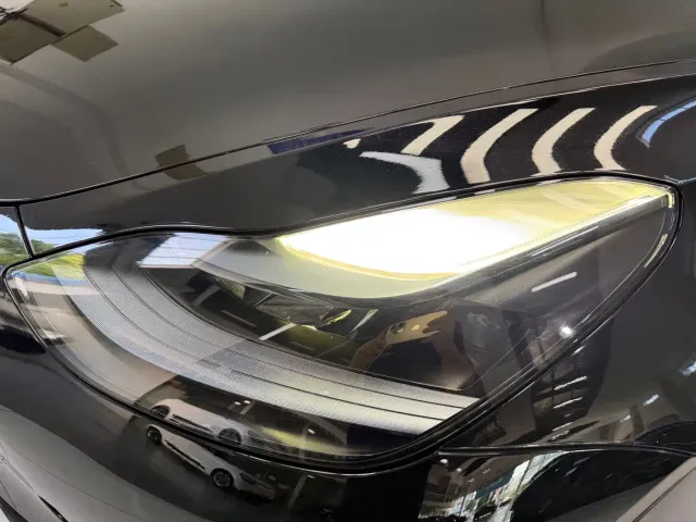 Tesla Model 3 — Фото автомобиля 18