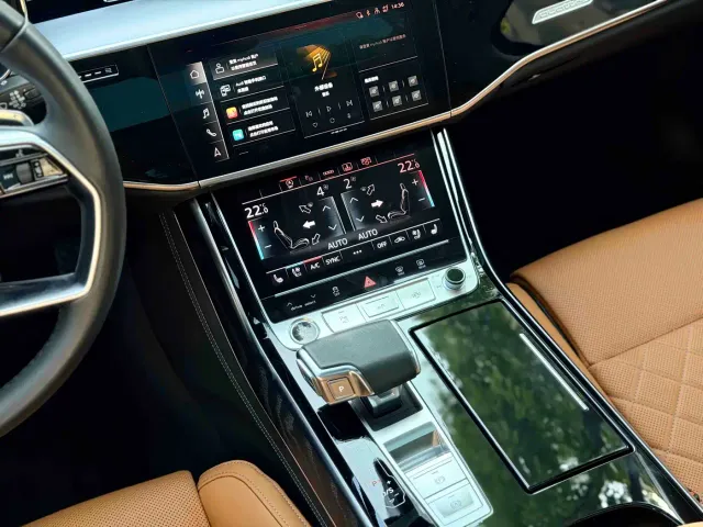Audi A8 — Фото автомобиля 4