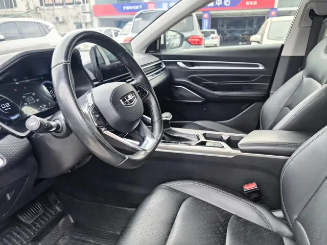 Geely Emgrand — Фото автомобиля 4
