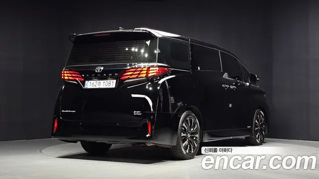 Toyota Alphard — Фото автомобиля 2