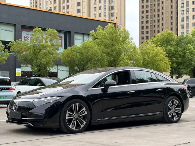 Фотография автомобиля — Mercedes-Benz EQS