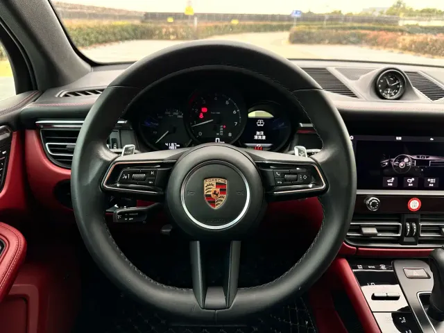 Porsche Macan — Фото автомобиля 15