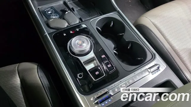 Kia Carnival Generation 4 — Фото автомобиля 9