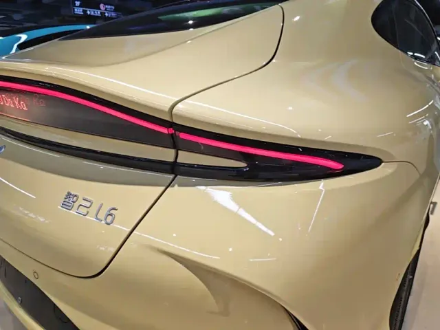 IM Motors L6 — Фото автомобиля 7