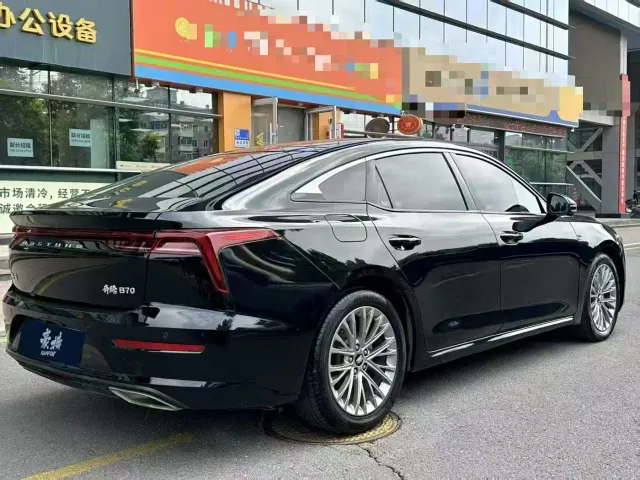 Bestune B70 — Фото автомобиля 12