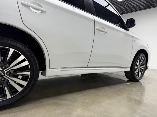 Mitsubishi Outlander — Фото автомобиля 20