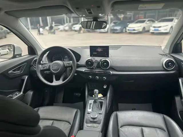 Audi Q2L — Фото автомобиля 5
