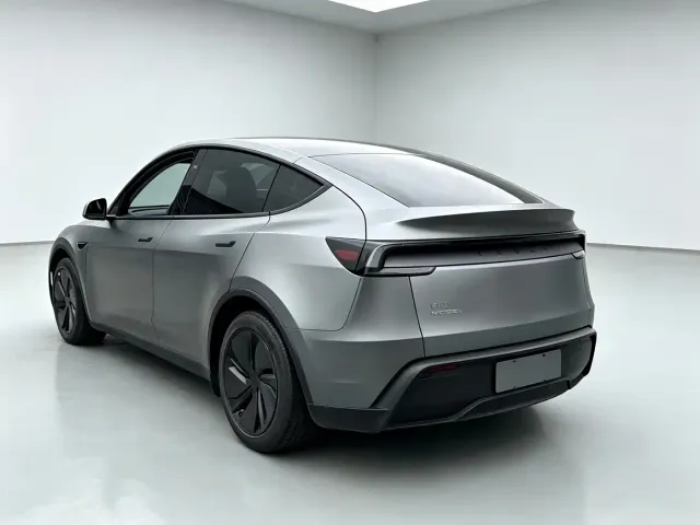 Tesla Model Y — Фото автомобиля 5