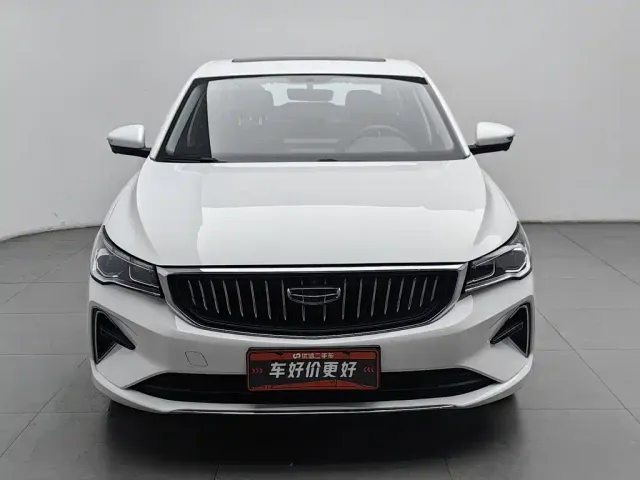 Geely Emgrand — Фото автомобиля 3