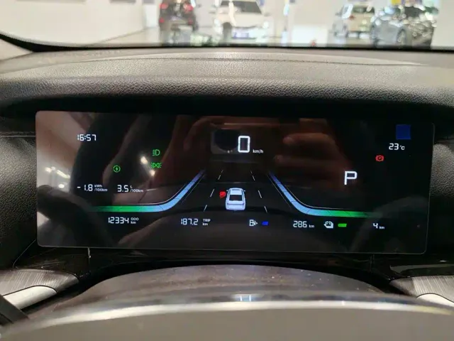 Geely Galaxy Stellar 6 — Фото автомобиля 14
