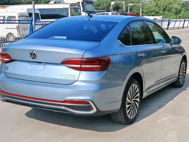 Volkswagen Lavida — Фото автомобиля 8