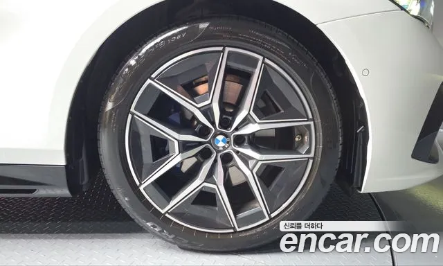 BMW 5 Series G60 — Фото автомобиля 6
